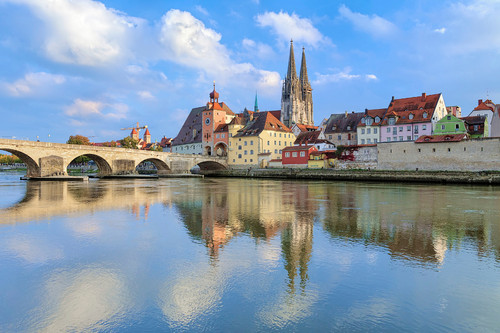 Stadtansicht von Regensburg mit Brücke und Fluss